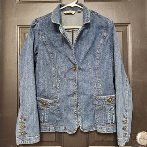 St. John’s Bay Women’s Medium Denim Jacket Blue Pockets Missing Bottom Button